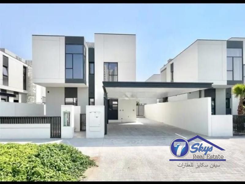 4 bedroom Villa for rent in murooj al furjan at 390,000 AED per year